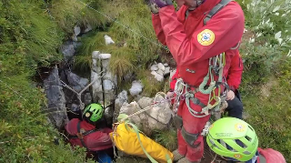 Ormea (CN), speleologo estratto dalla grotta, ha un trauma cranico